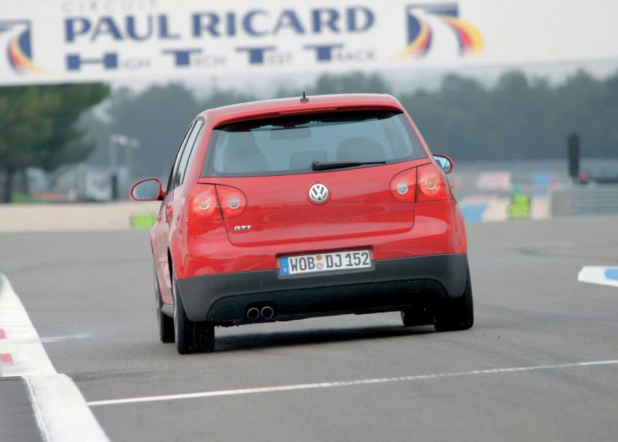 Volkswagen Golf GTi 2005 года  (фото 14 из 135)